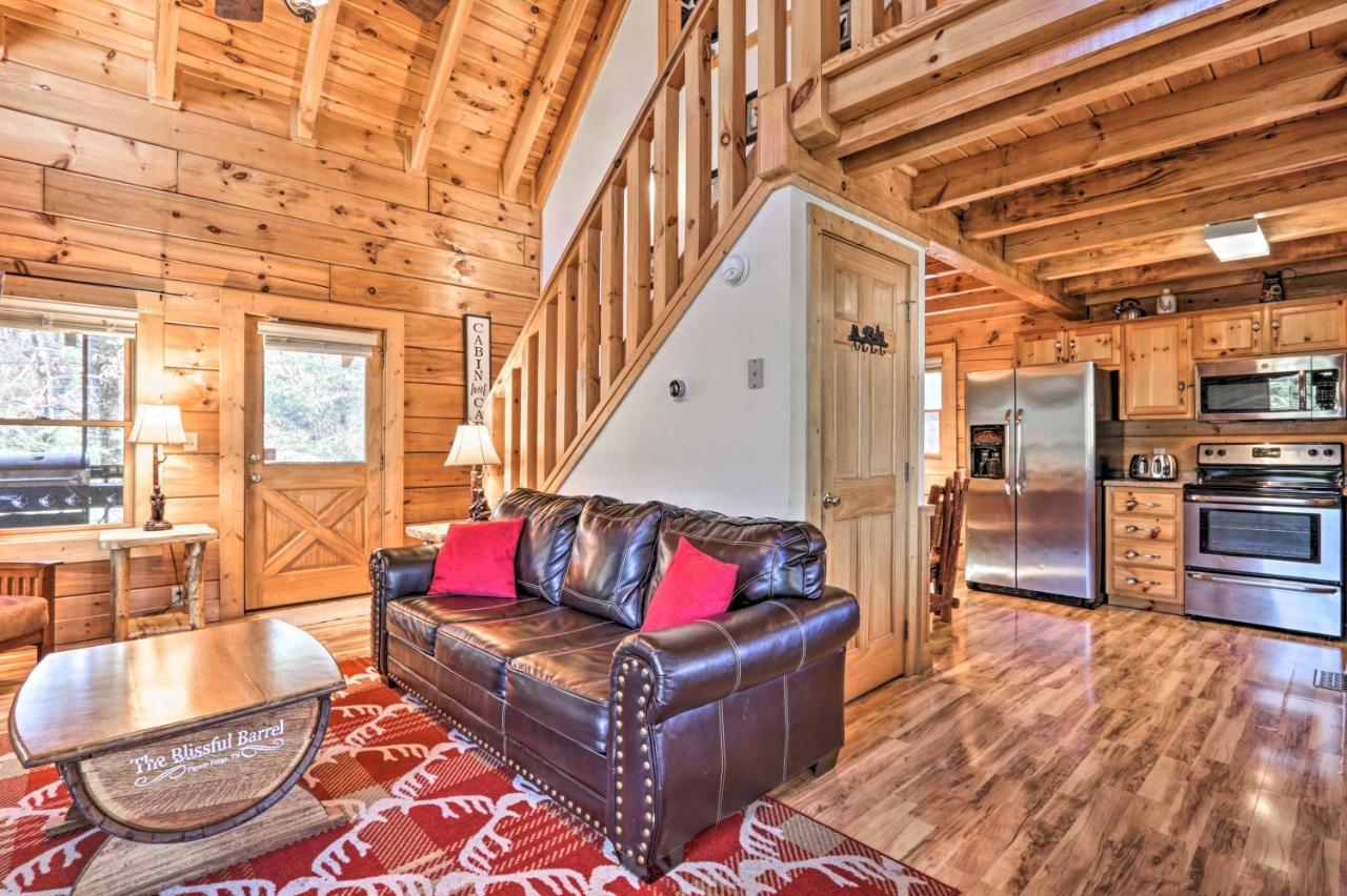 Cozy Cabin With Hot Tub In The Heart Of Pigeon Forge Villa Eksteriør billede