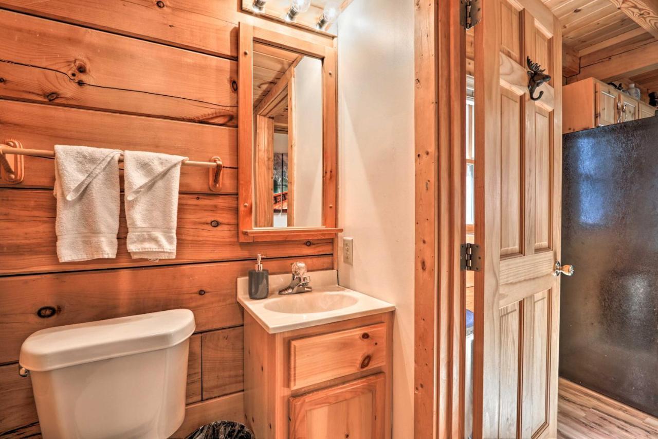 Cozy Cabin With Hot Tub In The Heart Of Pigeon Forge Villa Eksteriør billede