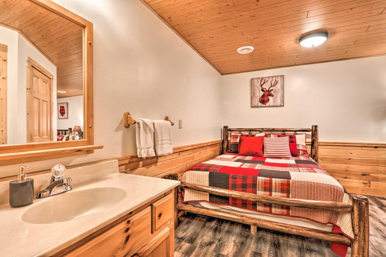 Cozy Cabin With Hot Tub In The Heart Of Pigeon Forge Villa Eksteriør billede