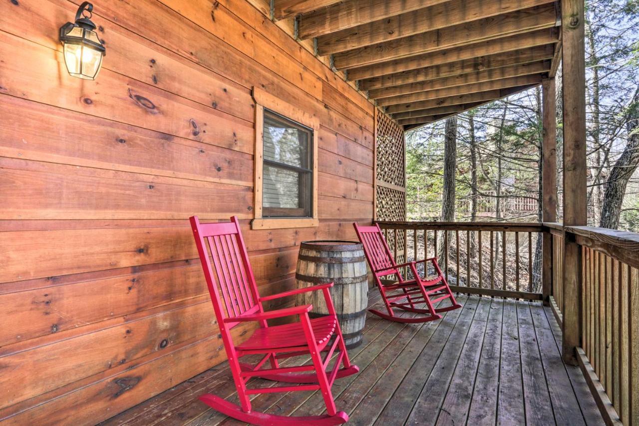 Cozy Cabin With Hot Tub In The Heart Of Pigeon Forge Villa Eksteriør billede