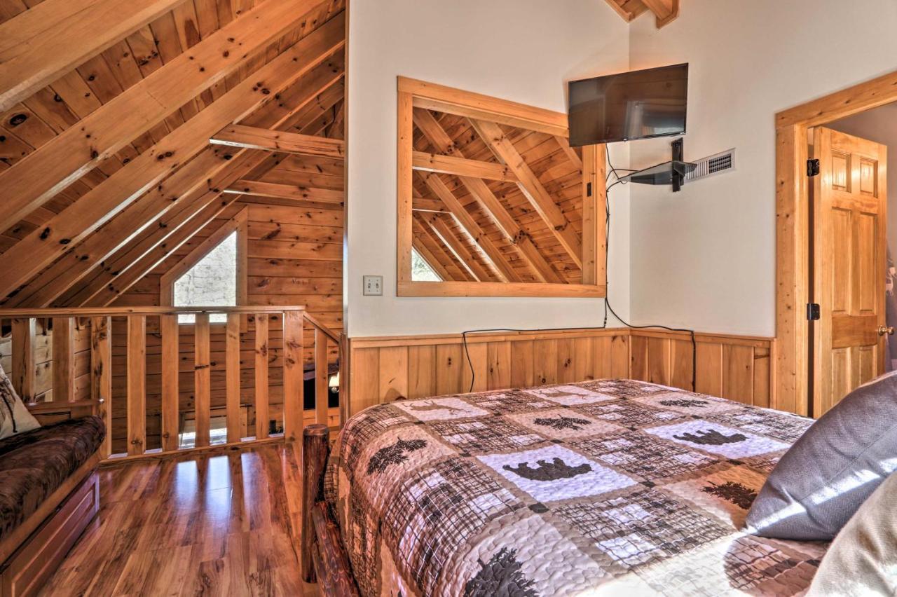 Cozy Cabin With Hot Tub In The Heart Of Pigeon Forge Villa Eksteriør billede